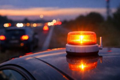 Descubre cuánto vale la baliza V16 conectada con la DGT